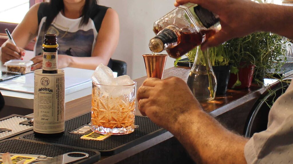 Curso de Bartender Clássico Mixologia I