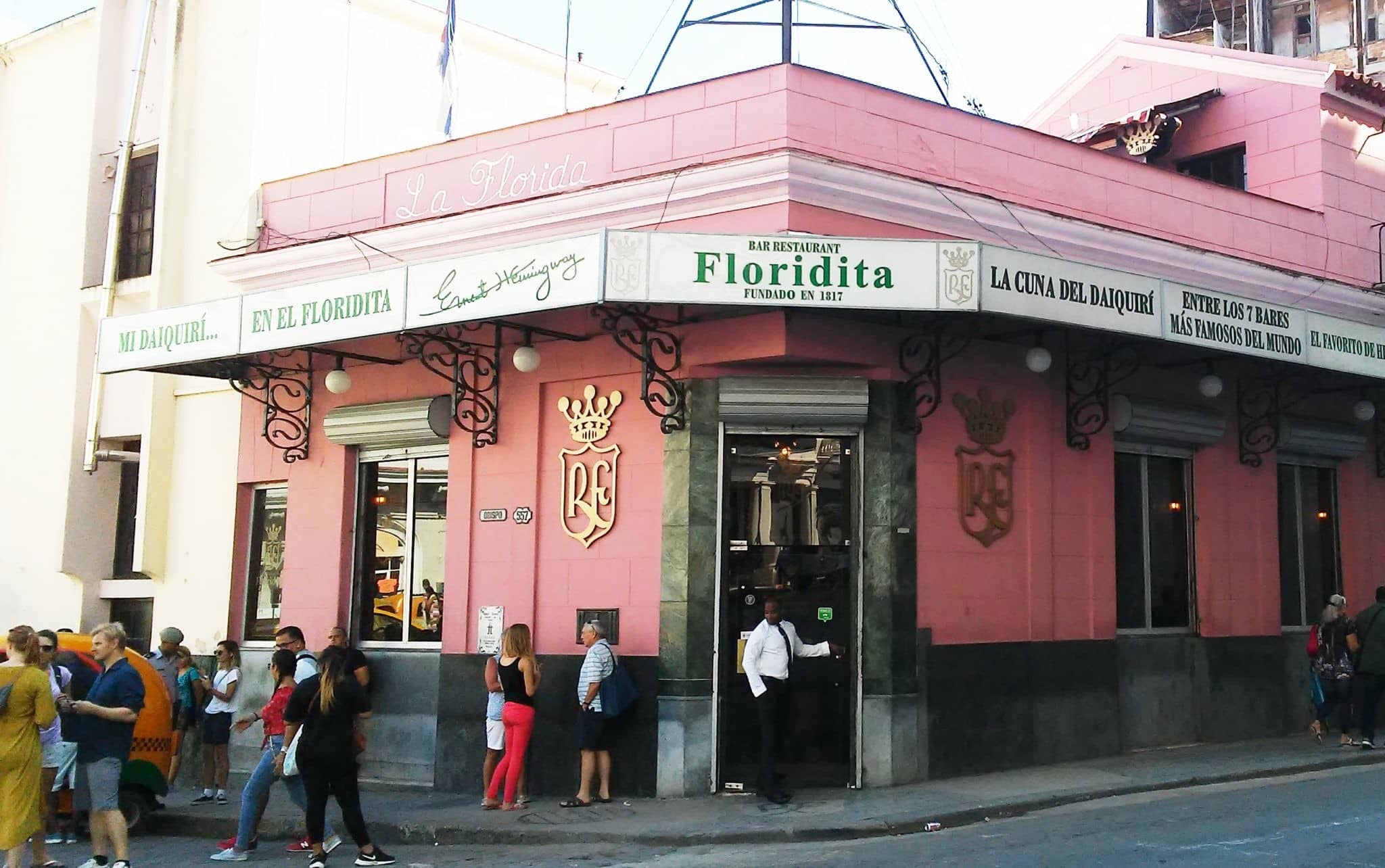 Fachada do El Floridita, nos dias atuais.