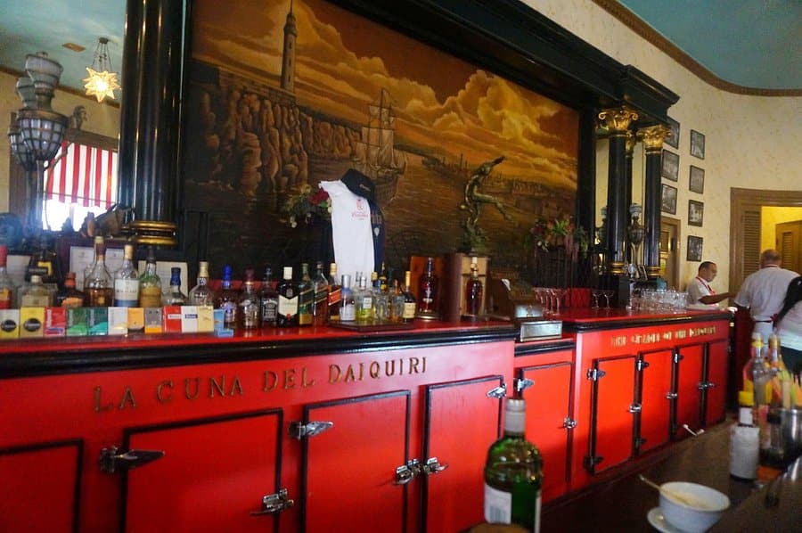 Bar e Restaurante El Floridita, em atividade até os dias atuais.