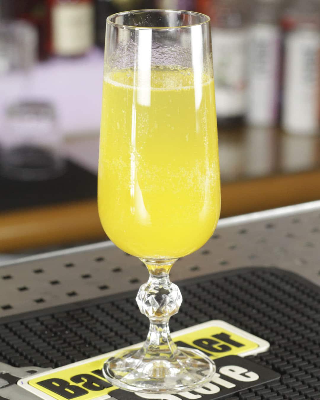 BELLINI - Delicioso Coquetel com Espumante e Purê de Pêssego